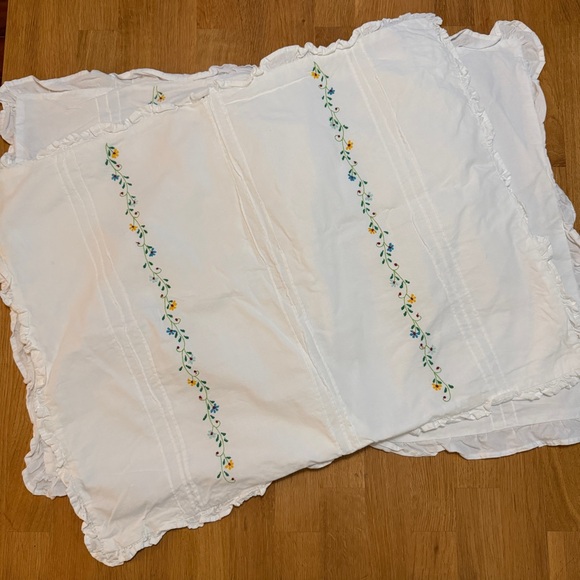 Other - Two White Floral Embroidered Cotton Ruffle Trim Shams Country Farmhouse